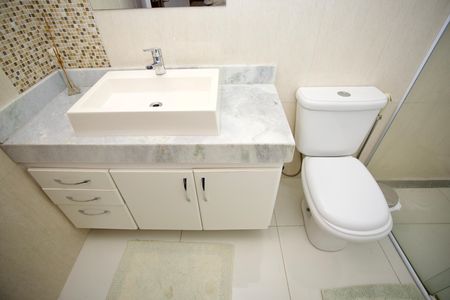 Casa para alugar com 500m², 4 quartos e 4 vagas Casa para alugar com 500m², 4 quartos e 4 vagasBanheiro da Suíte 1