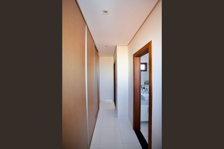 Casa para alugar com 500m², 4 quartos e 4 vagas Casa para alugar com 500m², 4 quartos e 4 vagasCloset da suíte master