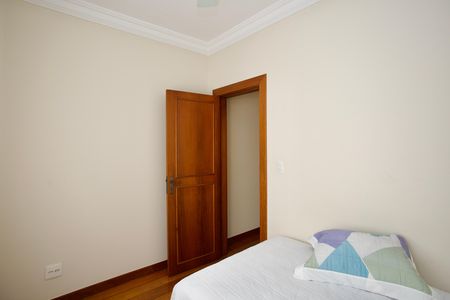 Casa para alugar com 500m², 4 quartos e 4 vagas Casa para alugar com 500m², 4 quartos e 4 vagasQuarto 1