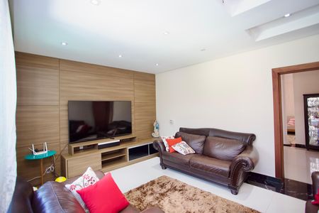 Casa para alugar com 500m², 4 quartos e 4 vagas Casa para alugar com 500m², 4 quartos e 4 vagasSala de TV
