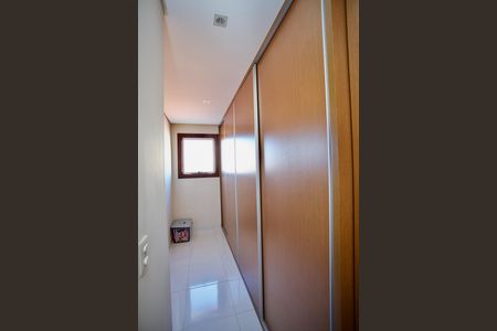 Casa para alugar com 500m², 4 quartos e 4 vagas Casa para alugar com 500m², 4 quartos e 4 vagasCloset da suíte master