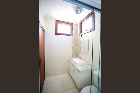 Casa para alugar com 500m², 4 quartos e 4 vagas Casa para alugar com 500m², 4 quartos e 4 vagasBanheiro da Suíte 1