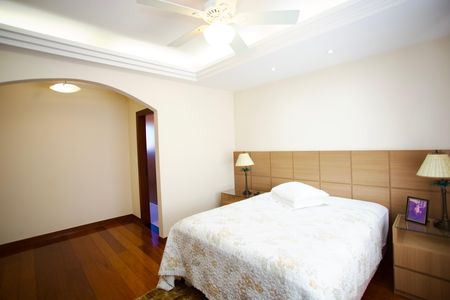 Casa para alugar com 500m², 4 quartos e 4 vagas Casa para alugar com 500m², 4 quartos e 4 vagasQuarto Suíte Master