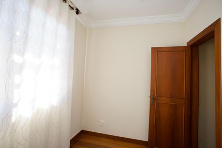 Casa para alugar com 500m², 4 quartos e 4 vagas Casa para alugar com 500m², 4 quartos e 4 vagasQuarto 1