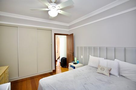 Casa para alugar com 500m², 4 quartos e 4 vagas Casa para alugar com 500m², 4 quartos e 4 vagasQuarto 2