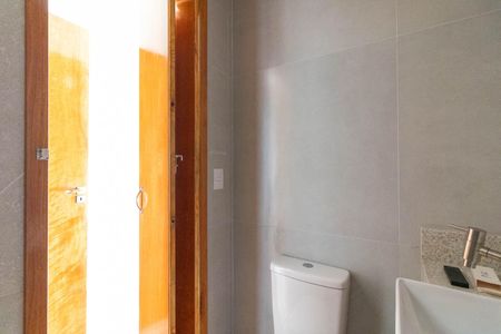 Casa à venda com 145m², 3 quartos e 2 vagas Casa à venda com 145m², 3 quartos e 2 vagasBanheiro da Suíte 2