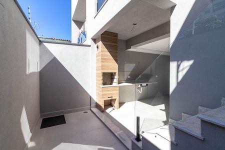 Casa à venda com 145m², 3 quartos e 2 vagas Casa à venda com 145m², 3 quartos e 2 vagasQuintal e Churrasqueira