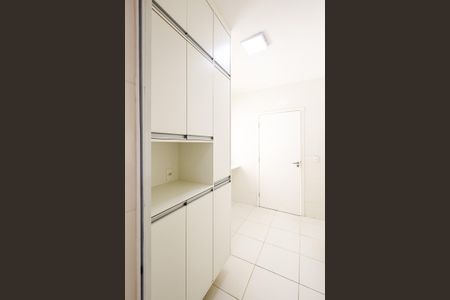 Apartamento para alugar com 68m², 2 quartos e 1 vaga Apartamento para alugar com 68m², 2 quartos e 1 vagaCozinha e Área de Serviço