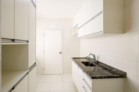 Apartamento para alugar com 68m², 2 quartos e 1 vaga Apartamento para alugar com 68m², 2 quartos e 1 vagaCozinha e Área de Serviço