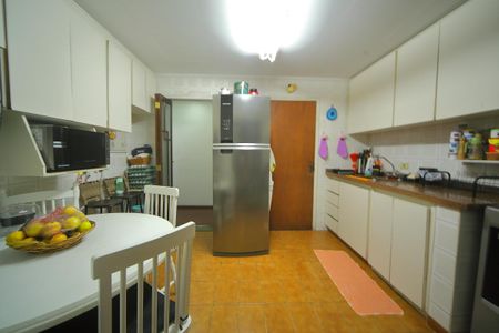 Apartamento à venda com 140m², 4 quartos e 2 vagasCozinha 