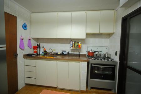 Apartamento à venda com 140m², 4 quartos e 2 vagasCozinha 