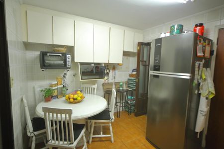 Apartamento à venda com 140m², 4 quartos e 2 vagasCozinha 