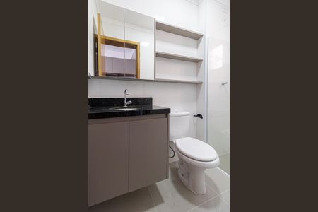 Banheiro de apartamento à venda com 1 quarto, 26m² em Guaianases, São Paulo