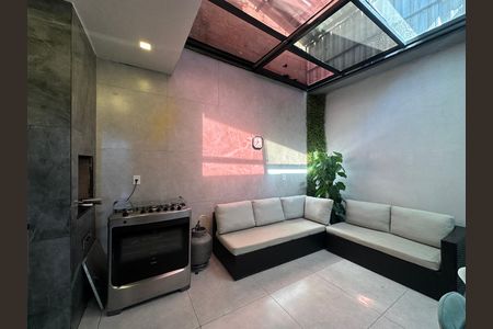 Casa à venda com 230m², 4 quartos e 2 vagas Casa à venda com 230m², 4 quartos e 2 vagasChurrasqueira