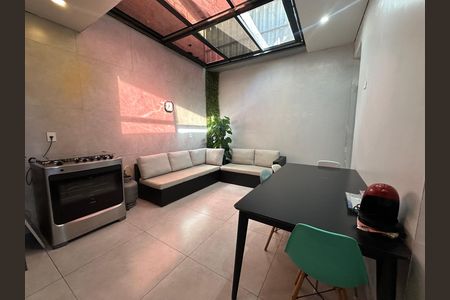 Casa à venda com 230m², 4 quartos e 2 vagas Casa à venda com 230m², 4 quartos e 2 vagasChurrasqueira