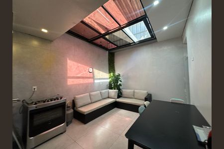 Casa à venda com 230m², 4 quartos e 2 vagas Casa à venda com 230m², 4 quartos e 2 vagasChurrasqueira