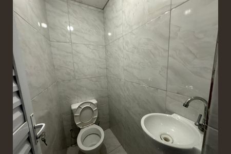 Casa à venda com 230m², 4 quartos e 2 vagas Casa à venda com 230m², 4 quartos e 2 vagasLavabo