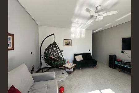 Sala de casa à venda com 4 quartos, 230m² em Jardim Tupa, Barueri