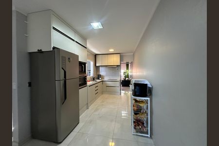 Casa à venda com 230m², 4 quartos e 2 vagas Casa à venda com 230m², 4 quartos e 2 vagasCozinha 2