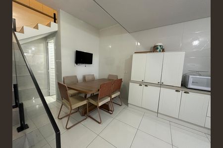 Casa à venda com 230m², 4 quartos e 2 vagas Casa à venda com 230m², 4 quartos e 2 vagasCozinha