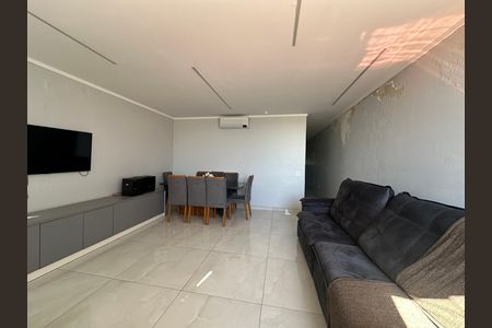 Casa à venda com 230m², 4 quartos e 2 vagas Casa à venda com 230m², 4 quartos e 2 vagasSala 2