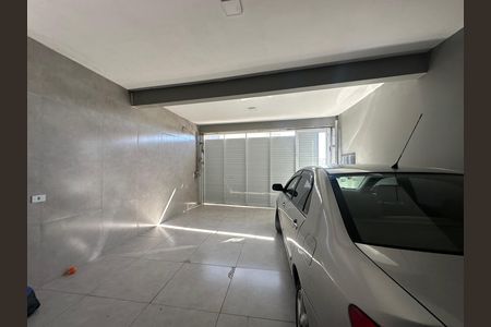 Casa à venda com 230m², 4 quartos e 2 vagas Casa à venda com 230m², 4 quartos e 2 vagasGaragem