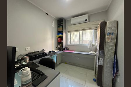 Casa à venda com 230m², 4 quartos e 2 vagas Casa à venda com 230m², 4 quartos e 2 vagasQuarto 3