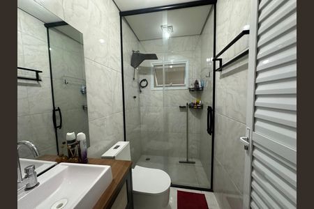 Casa à venda com 230m², 4 quartos e 2 vagas Casa à venda com 230m², 4 quartos e 2 vagasBanheiro 1