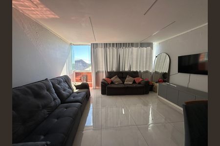 Casa à venda com 230m², 4 quartos e 2 vagas Casa à venda com 230m², 4 quartos e 2 vagasSala 2
