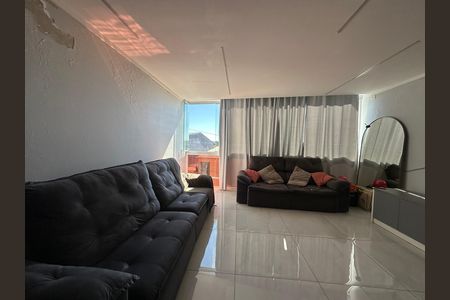 Casa à venda com 230m², 4 quartos e 2 vagas Casa à venda com 230m², 4 quartos e 2 vagasSala 2