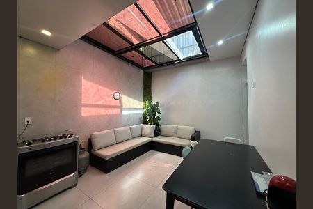 Casa à venda com 230m², 4 quartos e 2 vagas Casa à venda com 230m², 4 quartos e 2 vagasChurrasqueira