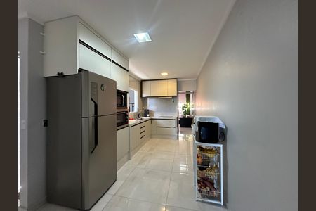 Casa à venda com 230m², 4 quartos e 2 vagas Casa à venda com 230m², 4 quartos e 2 vagasCozinha 2