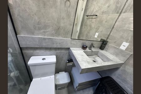 Casa à venda com 230m², 4 quartos e 2 vagas Casa à venda com 230m², 4 quartos e 2 vagasBanheiro da Suíte 1
