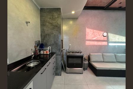 Casa à venda com 230m², 4 quartos e 2 vagas Casa à venda com 230m², 4 quartos e 2 vagasChurrasqueira