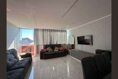 Casa à venda com 230m², 4 quartos e 2 vagas Casa à venda com 230m², 4 quartos e 2 vagasSala 2