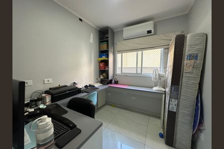 Casa à venda com 230m², 4 quartos e 2 vagas Casa à venda com 230m², 4 quartos e 2 vagasQuarto 3