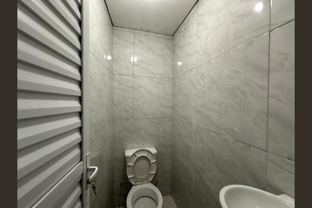 Casa à venda com 230m², 4 quartos e 2 vagas Casa à venda com 230m², 4 quartos e 2 vagasLavabo