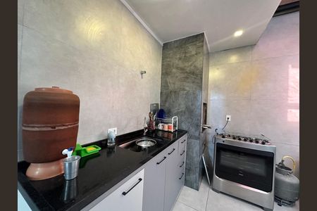 Casa à venda com 230m², 4 quartos e 2 vagas Casa à venda com 230m², 4 quartos e 2 vagasChurrasqueira