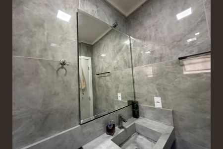 Casa à venda com 230m², 4 quartos e 2 vagas Casa à venda com 230m², 4 quartos e 2 vagasBanheiro da Suíte 1