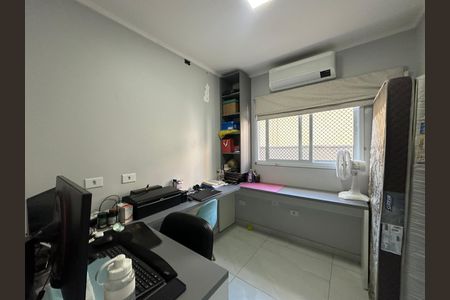 Casa à venda com 230m², 4 quartos e 2 vagas Casa à venda com 230m², 4 quartos e 2 vagasQuarto 3