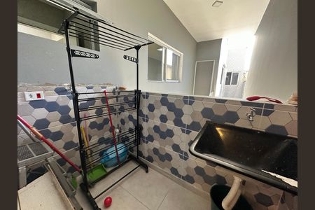 Casa à venda com 230m², 4 quartos e 2 vagas Casa à venda com 230m², 4 quartos e 2 vagasÁrea de Serviço