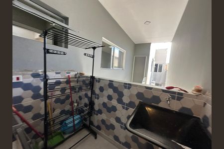 Casa à venda com 230m², 4 quartos e 2 vagas Casa à venda com 230m², 4 quartos e 2 vagasÁrea de Serviço