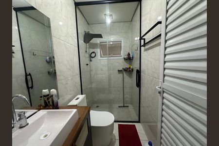 Casa à venda com 230m², 4 quartos e 2 vagas Casa à venda com 230m², 4 quartos e 2 vagasBanheiro 1