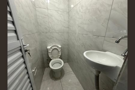 Casa à venda com 230m², 4 quartos e 2 vagas Casa à venda com 230m², 4 quartos e 2 vagasLavabo