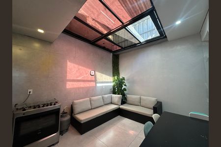 Casa à venda com 230m², 4 quartos e 2 vagas Casa à venda com 230m², 4 quartos e 2 vagasChurrasqueira