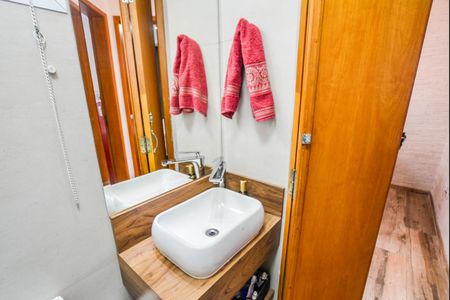 Apartamento à venda com 82m², 2 quartos e 2 vagasBanheiro 1