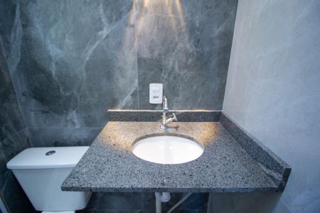 Apartamento para alugar com 46m², 2 quartos e 1 vaga Apartamento para alugar com 46m², 2 quartos e 1 vagaBanheiro