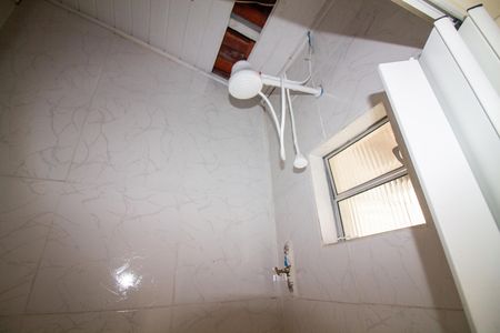 Banheiro de Serviço de casa para alugar com 2 quartos, 80m² em Cidade Monções, São Paulo