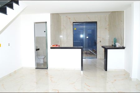 Sala de casa à venda com 2 quartos, 135m² em Jardim Vitoria, Belo Horizonte