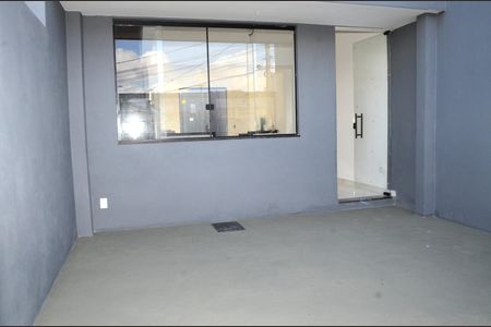 Varanda de casa à venda com 2 quartos, 135m² em Jardim Vitoria, Belo Horizonte